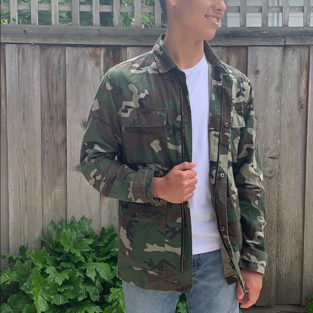 Men’s camo jacket.